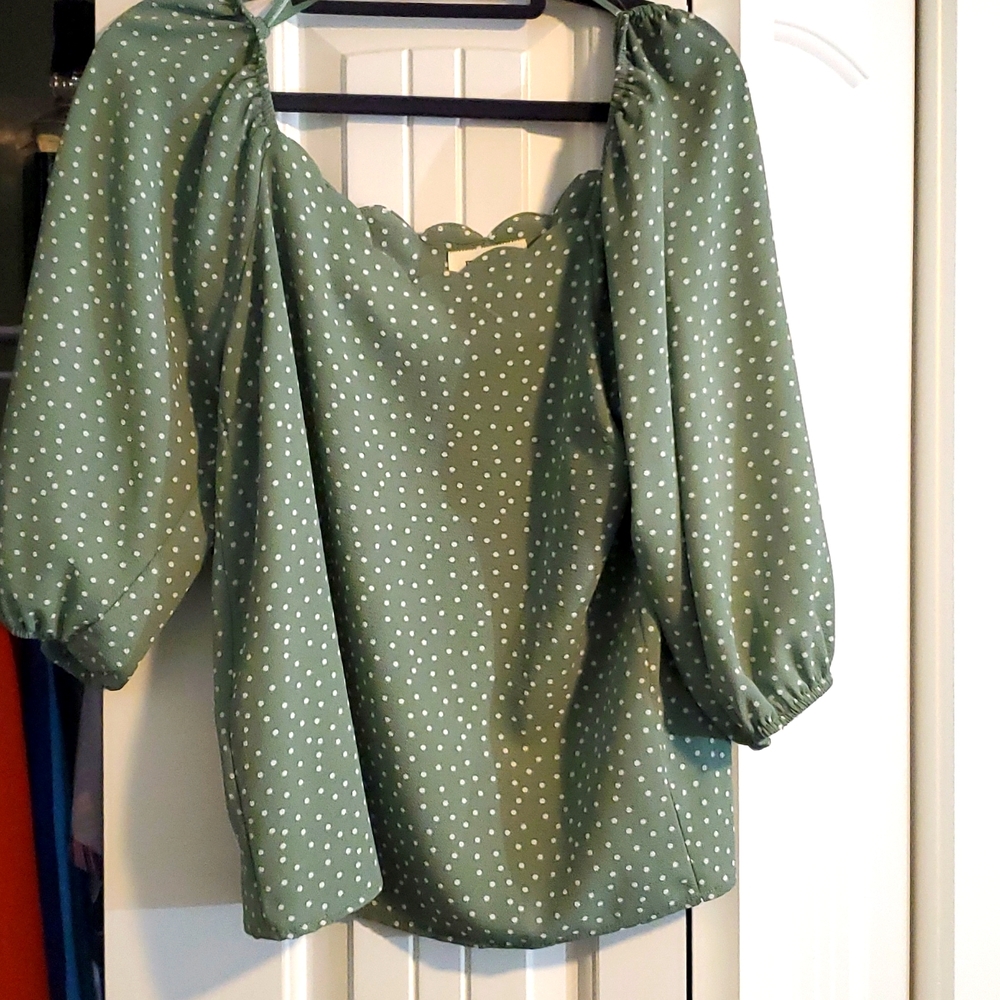 Scallop top